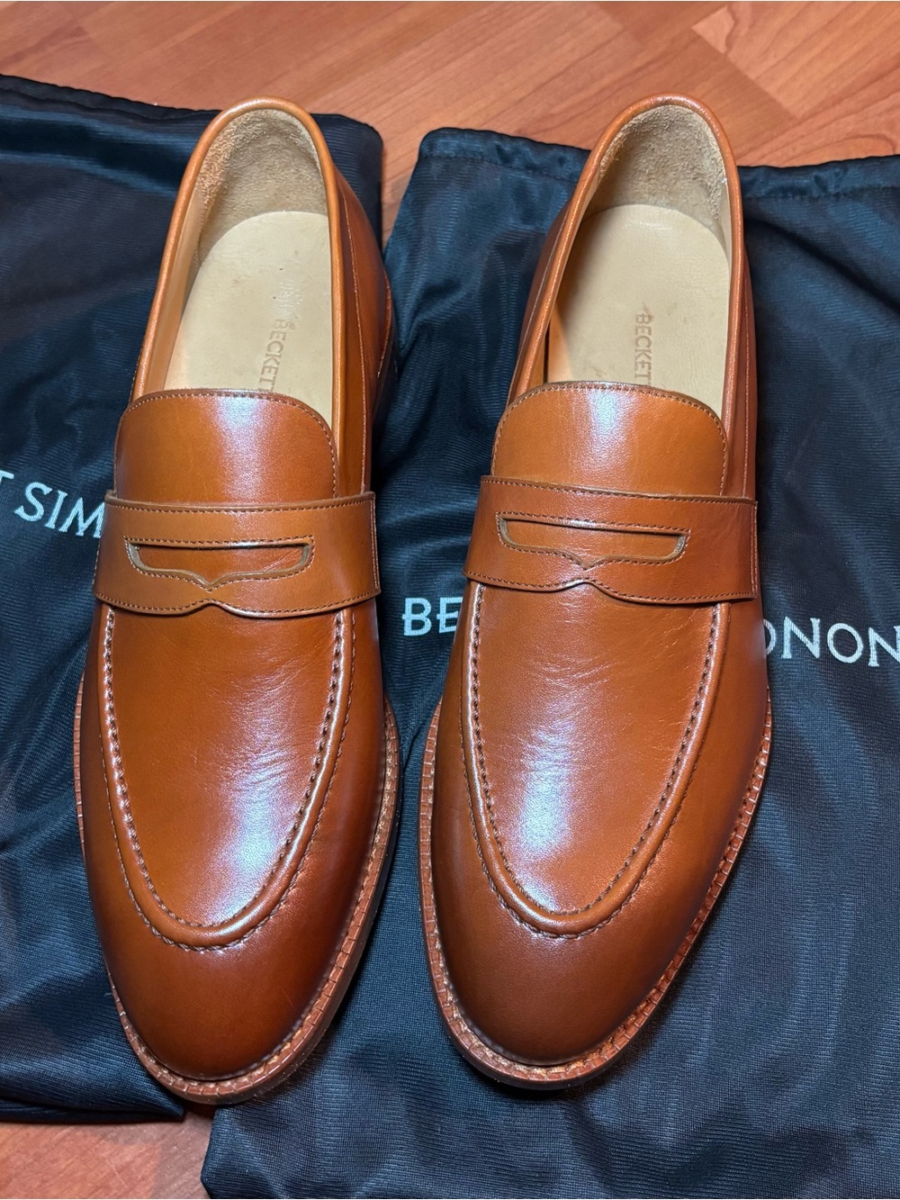 Men’s NWOB Beckett Simonon brown cognac leather loafers size 8